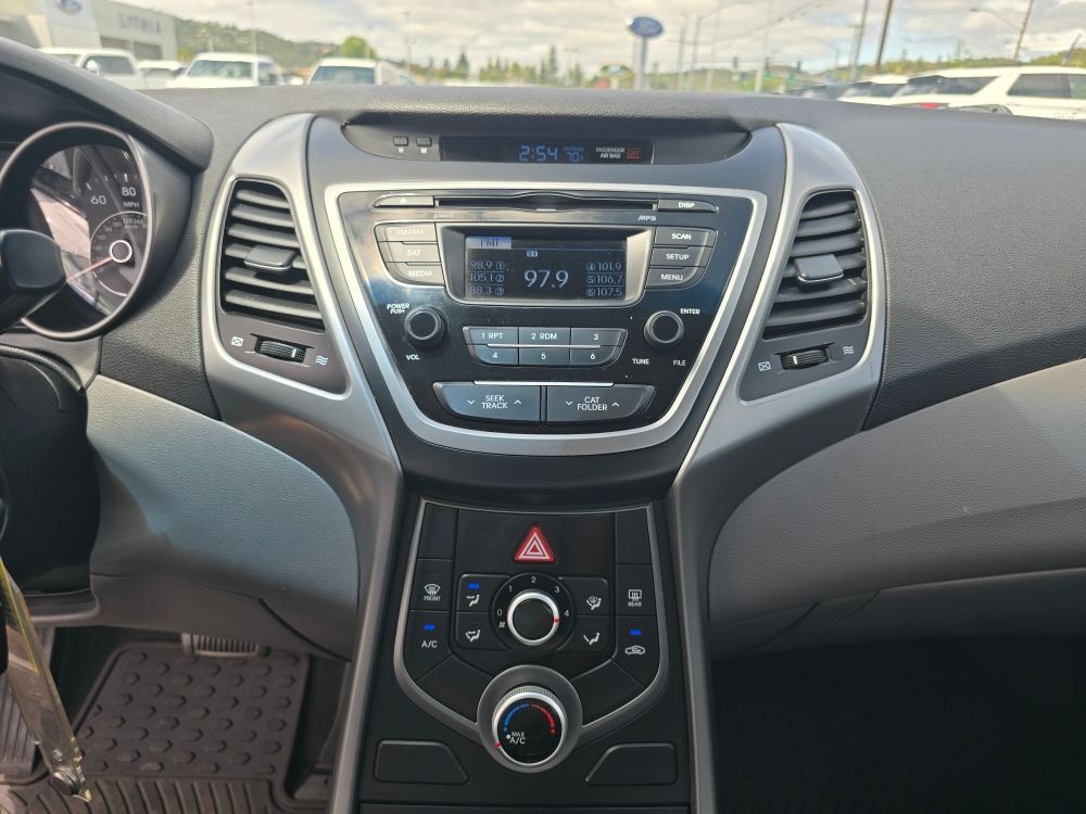 Thumbnail: 2015 Hyundai Elantra - 13