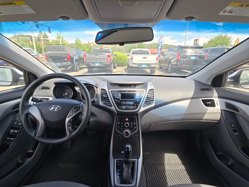 Thumbnail: 2015 Hyundai Elantra - 12
