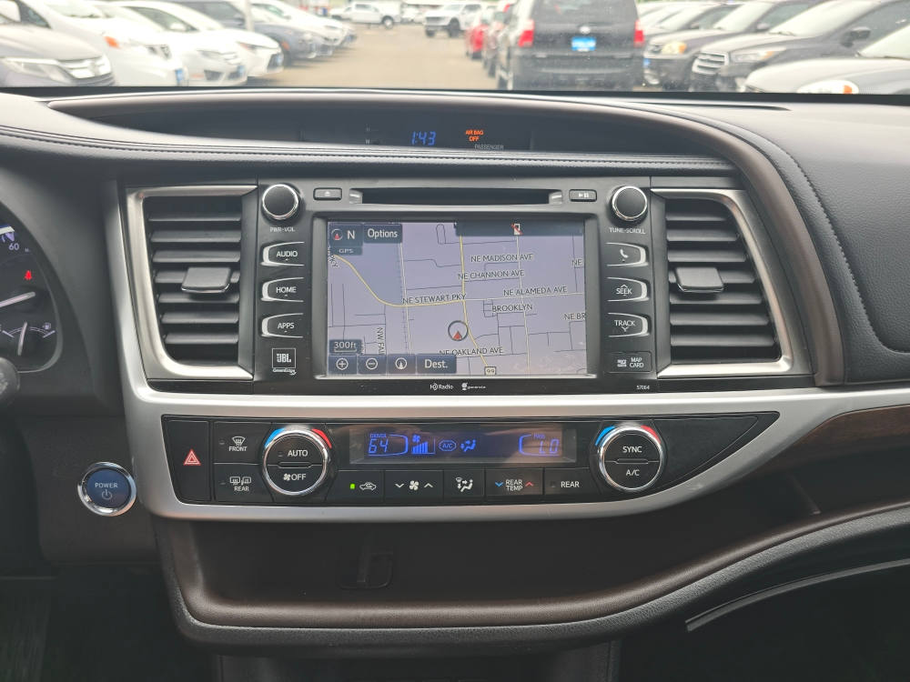 Thumbnail: 2015 Toyota Highlander - 12