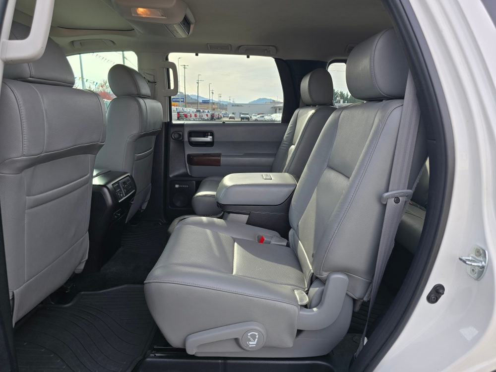 Thumbnail: 2016 Toyota Sequoia - 10