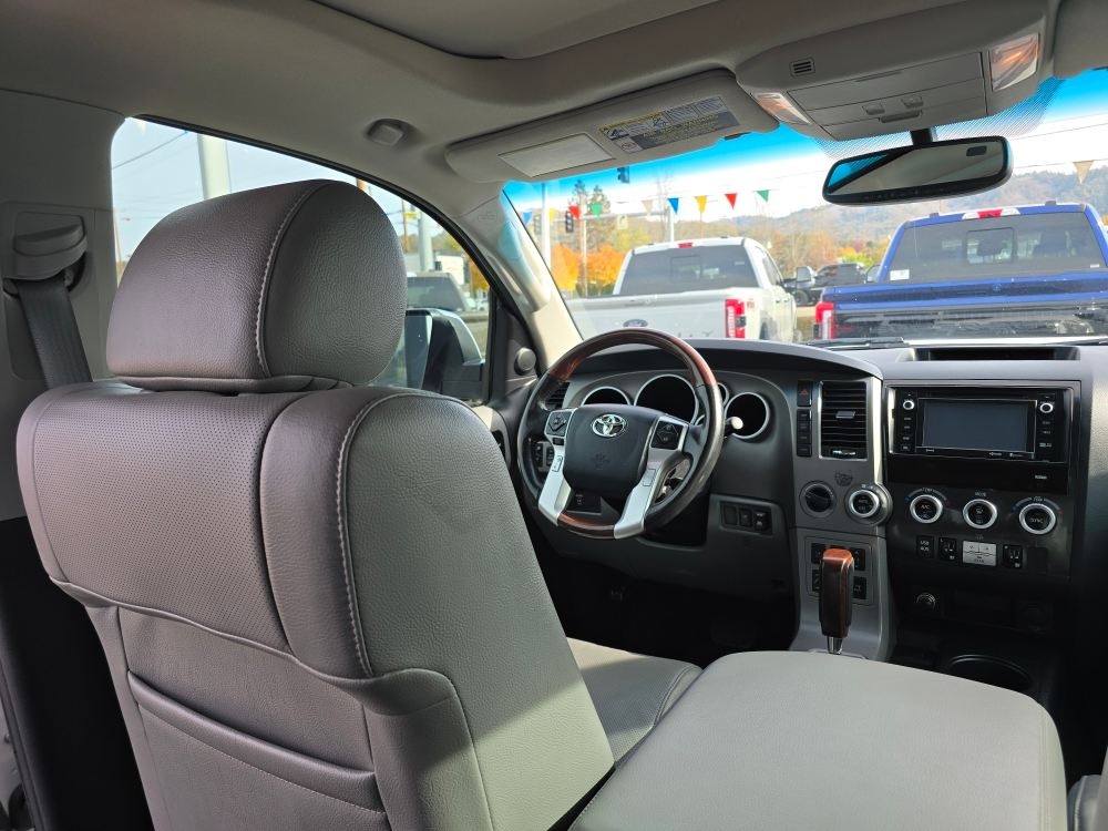 Thumbnail: 2016 Toyota Sequoia - 2