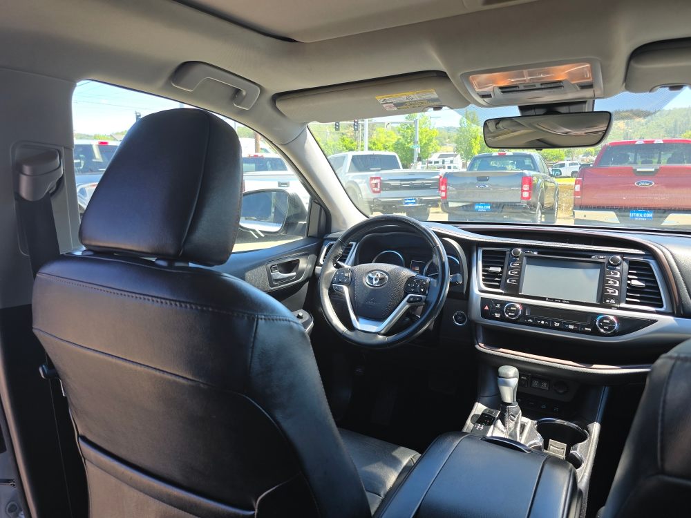 Thumbnail: 2018 Toyota Highlander - 2