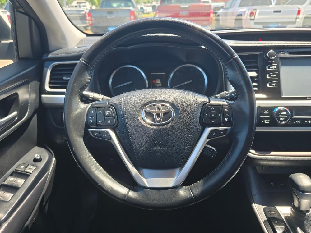 Thumbnail: 2018 Toyota Highlander - 8