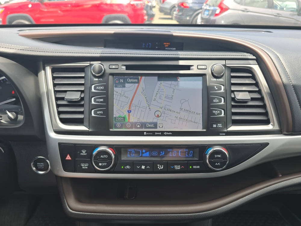 Thumbnail: 2019 Toyota Highlander - 12