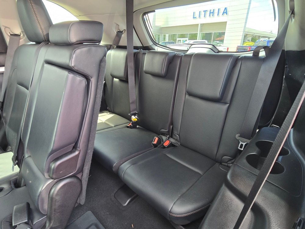 Thumbnail: 2019 Toyota Highlander - 20
