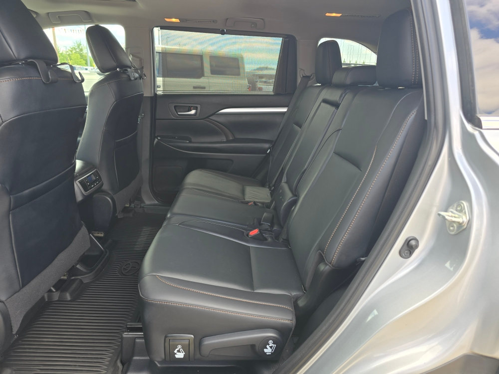 Thumbnail: 2019 Toyota Highlander - 10