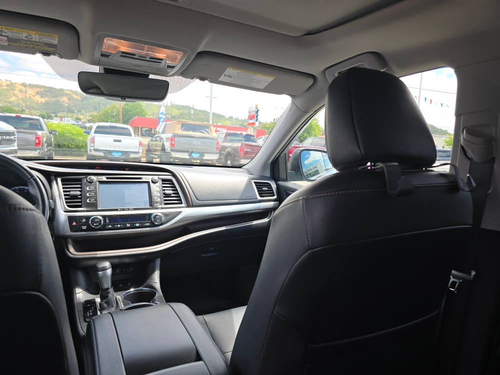 Thumbnail: 2019 Toyota Highlander - 19