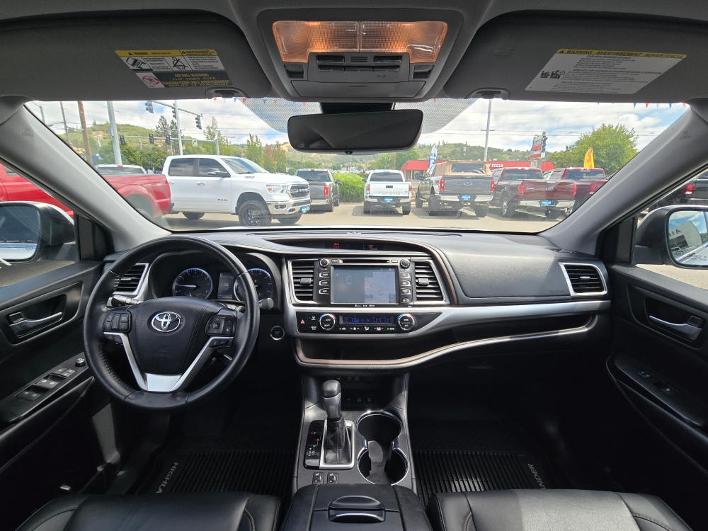 Thumbnail: 2019 Toyota Highlander - 11