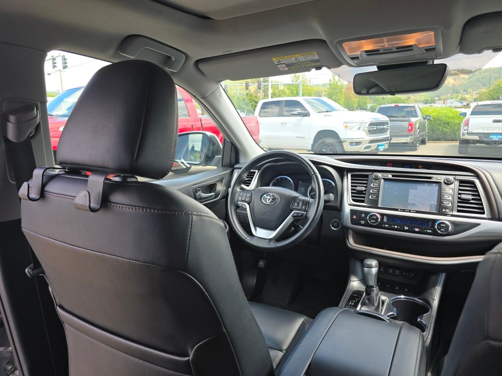 Thumbnail: 2019 Toyota Highlander - 2