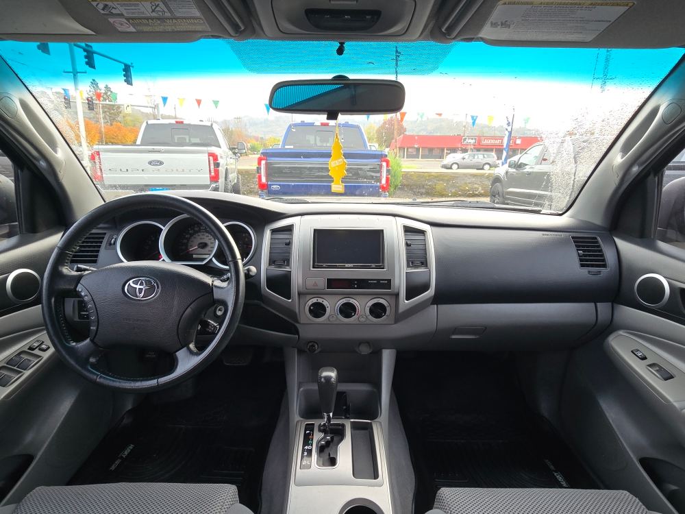 Thumbnail: 2006 Toyota Tacoma - 11