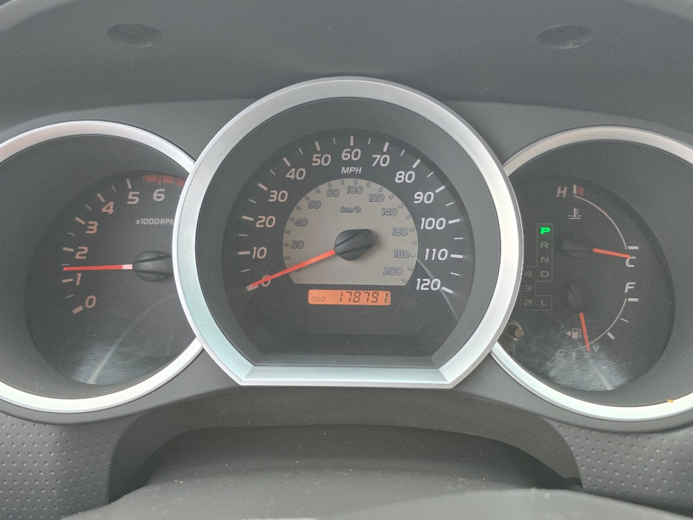 Thumbnail: 2006 Toyota Tacoma - 14