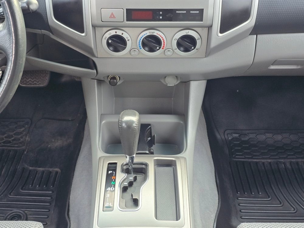 Thumbnail: 2006 Toyota Tacoma - 13