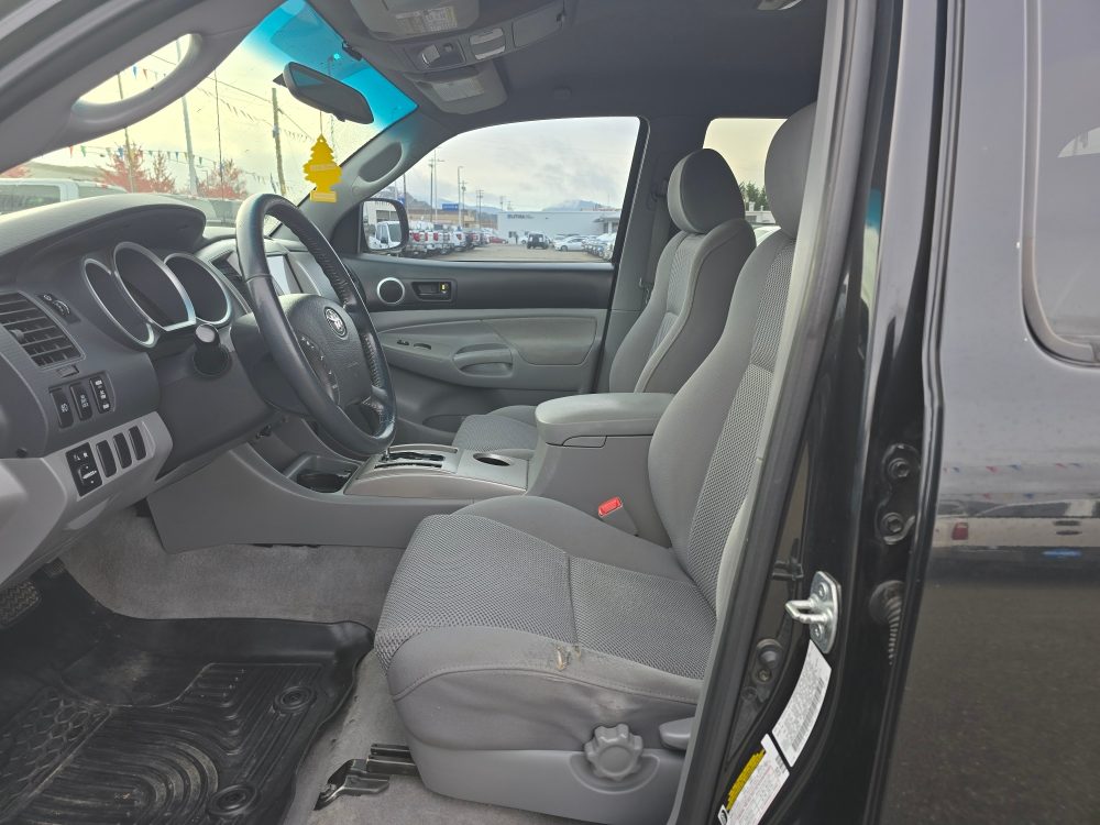 Thumbnail: 2006 Toyota Tacoma - 8