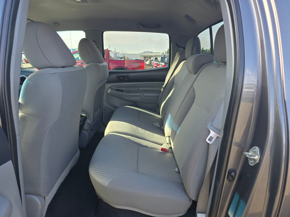 Thumbnail: 2015 Toyota Tacoma - 10