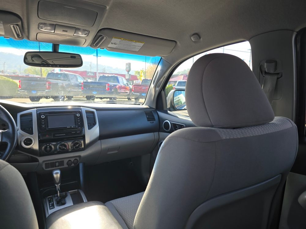 Thumbnail: 2015 Toyota Tacoma - 9