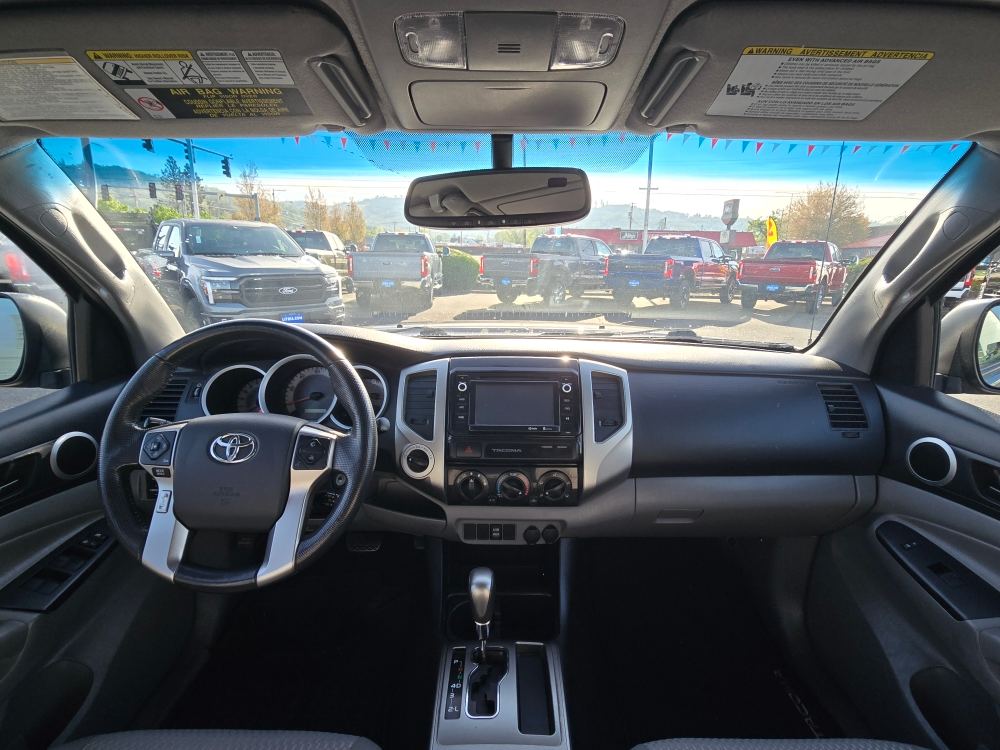 Thumbnail: 2015 Toyota Tacoma - 11