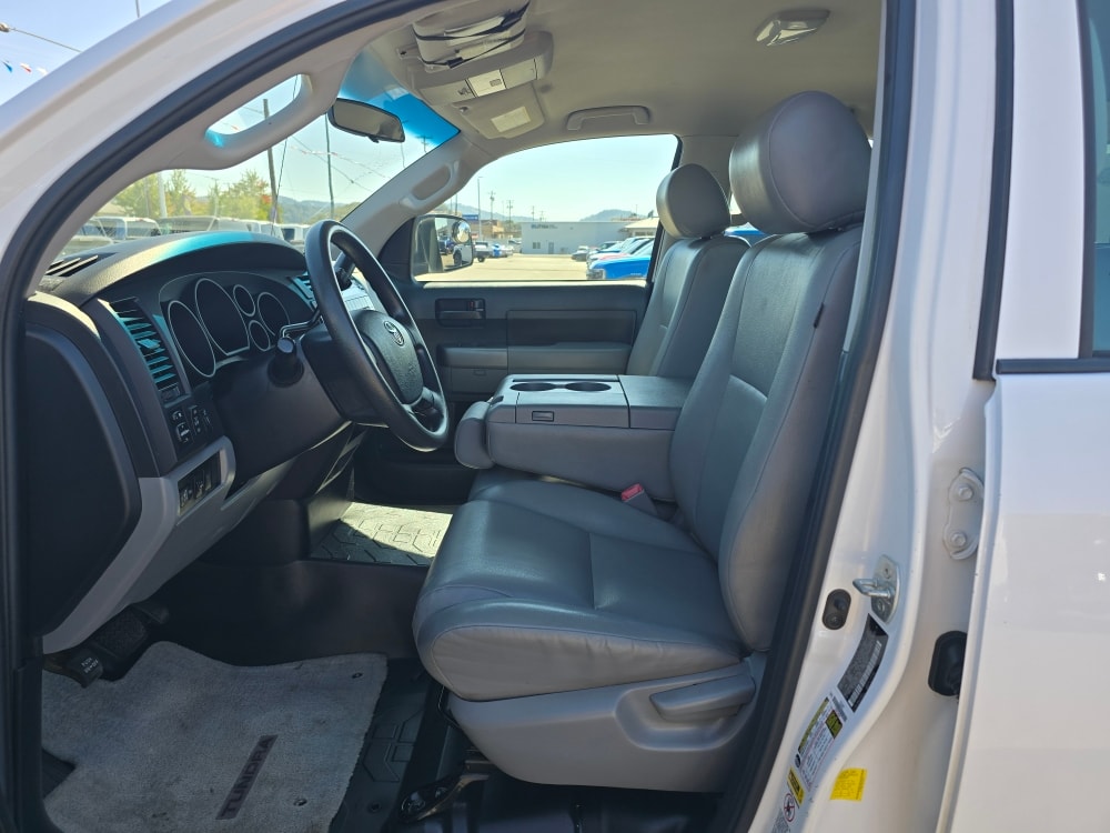 Thumbnail: 2011 Toyota Tundra - 8