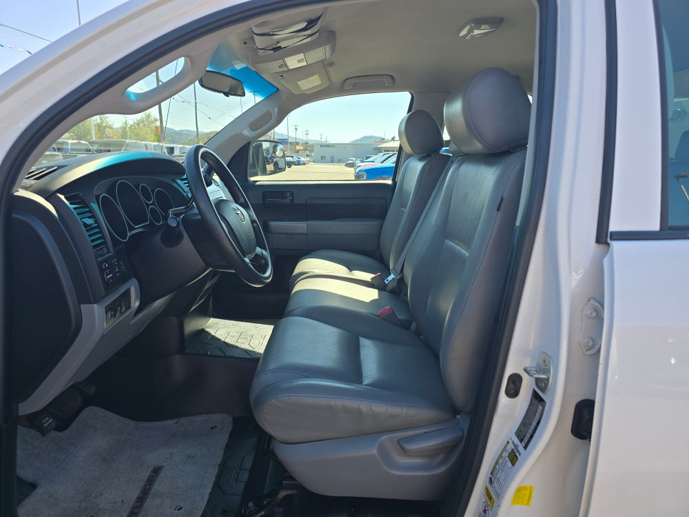 Thumbnail: 2011 Toyota Tundra - 9
