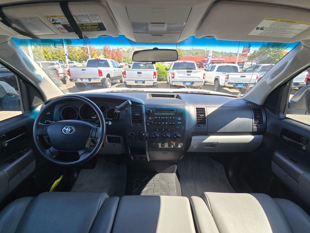 Thumbnail: 2011 Toyota Tundra - 21