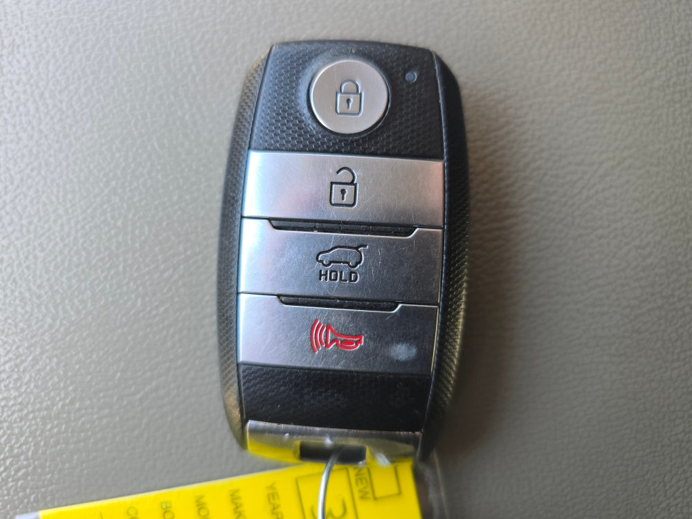 Thumbnail: 2017 Kia Sorento - 15