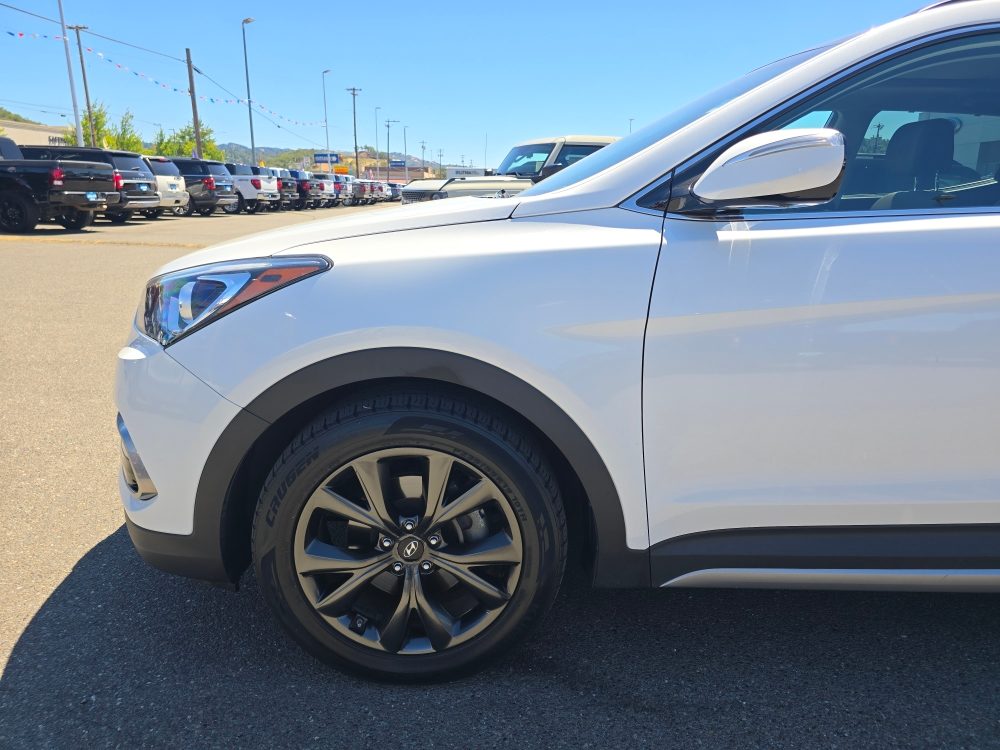 Thumbnail: 2017 Hyundai Santa Fe - 13