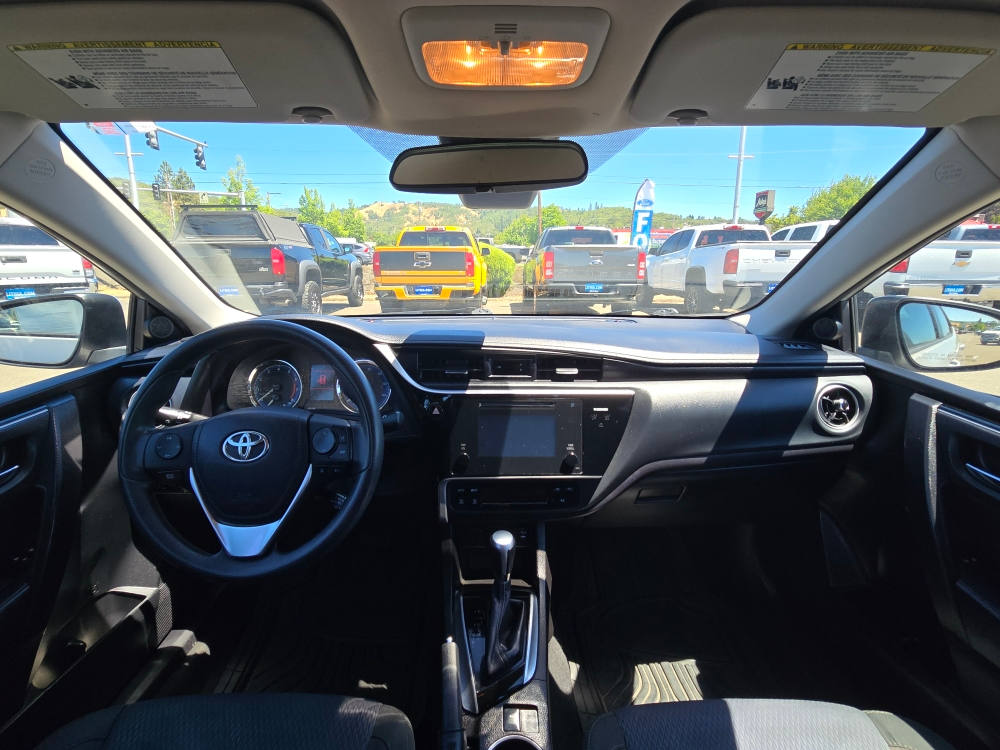 Thumbnail: 2017 Toyota Corolla - 11
