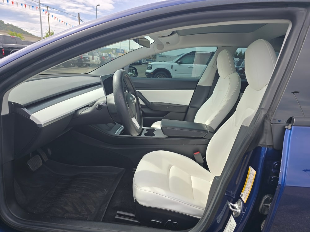Thumbnail: 2021 Tesla Model 3 - 9