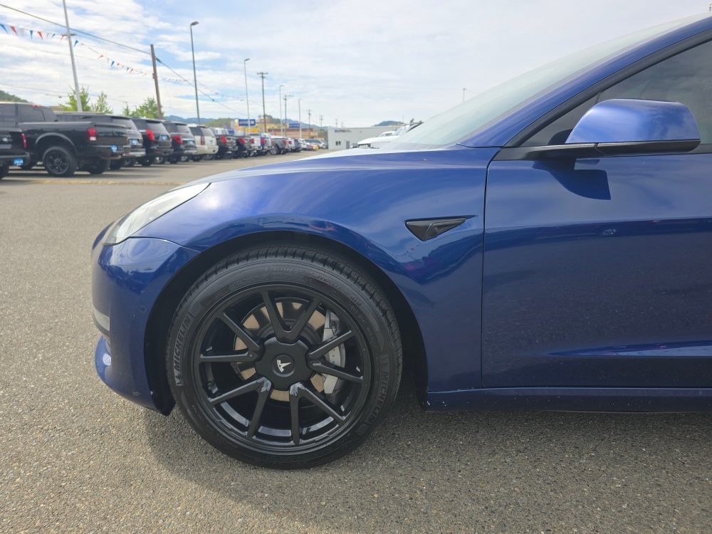 Thumbnail: 2021 Tesla Model 3 - 7