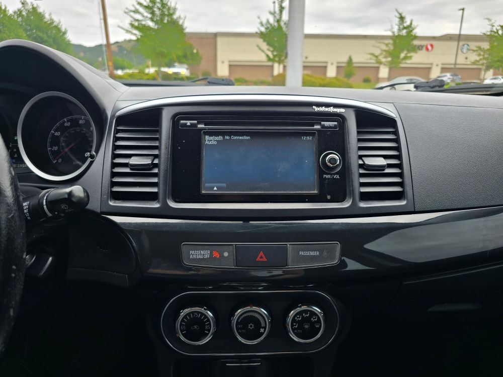 Thumbnail: 2015 Mitsubishi Lancer - 12