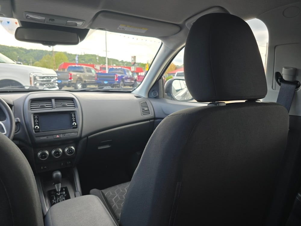 Thumbnail: 2025 Mitsubishi Outlander Sport - 9