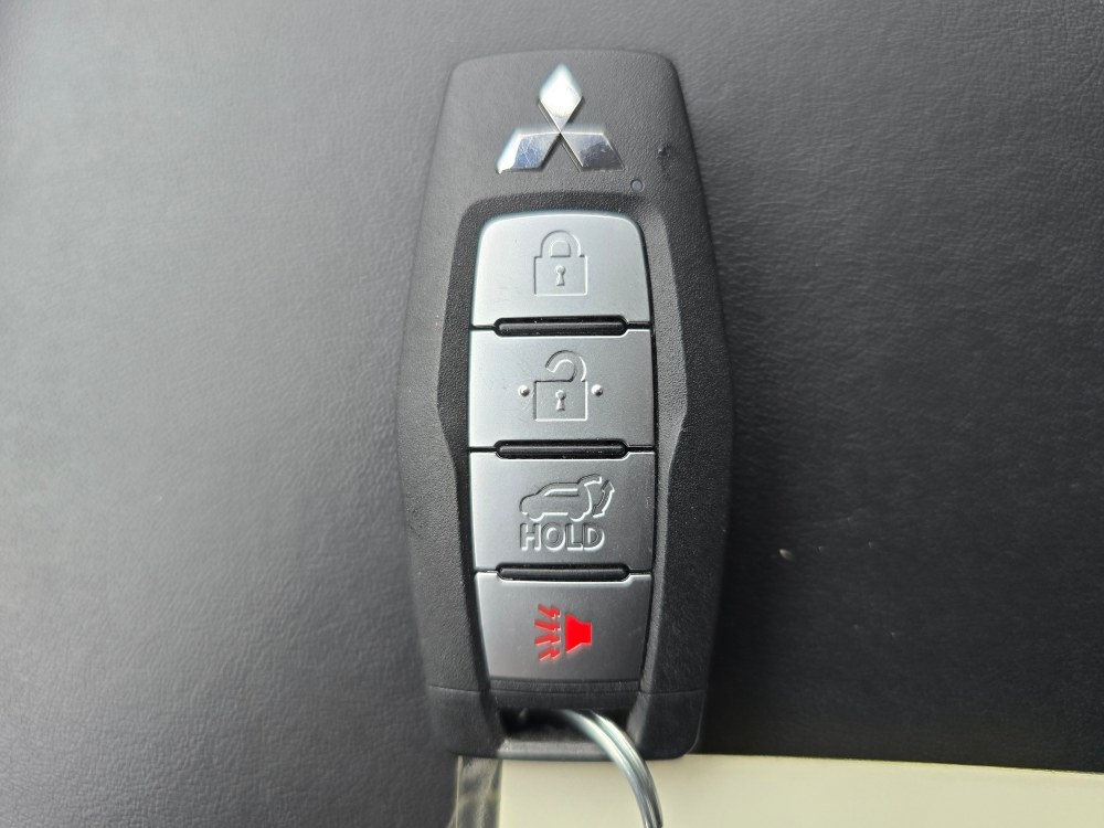 Thumbnail: 2024 Mitsubishi Outlander - 15