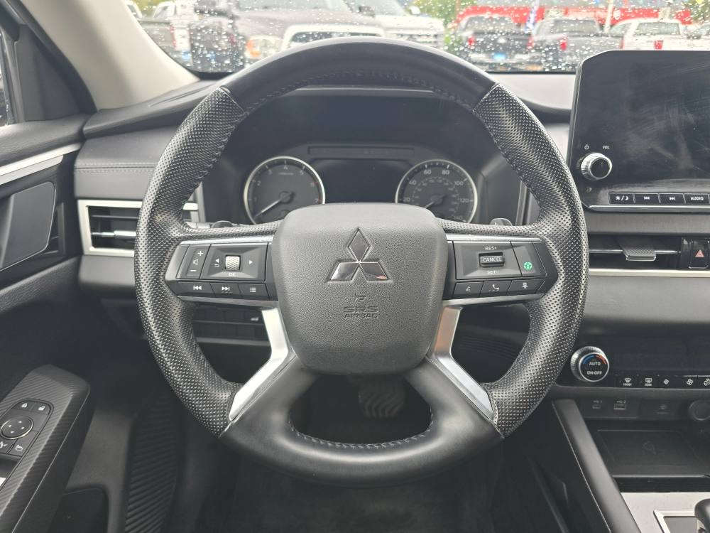 Thumbnail: 2024 Mitsubishi Outlander - 7