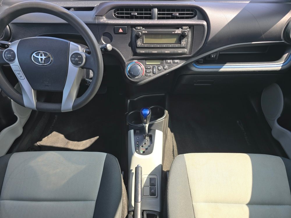 Thumbnail: 2013 Toyota Prius c - 12