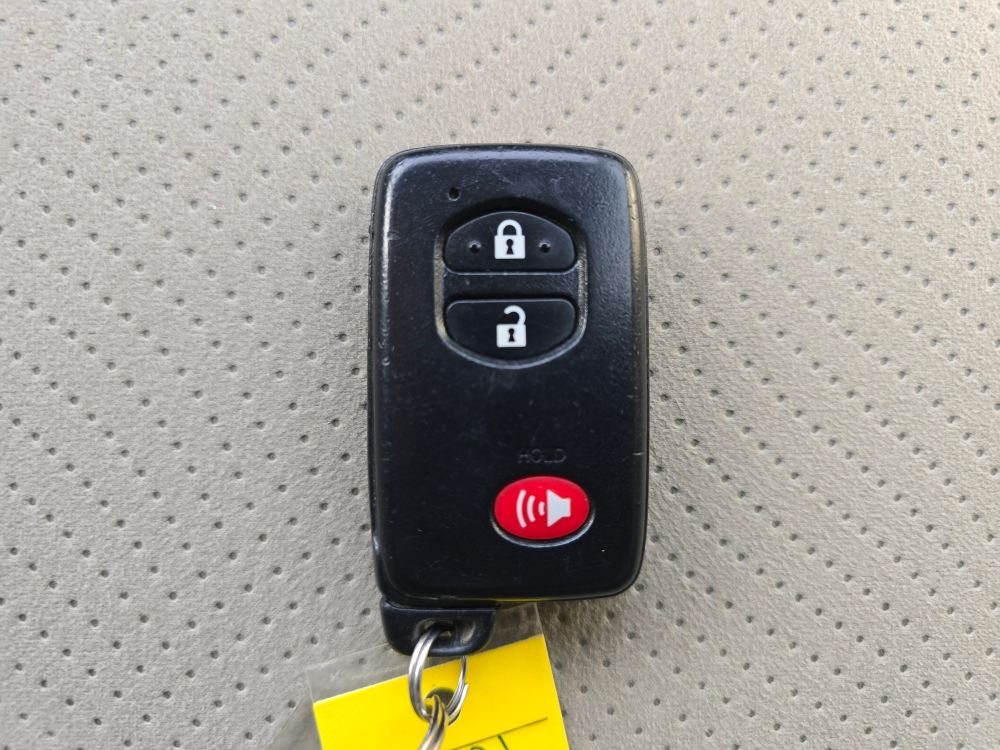 Thumbnail: 2013 Toyota Prius - 15