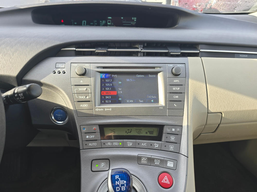 Thumbnail: 2013 Toyota Prius - 12