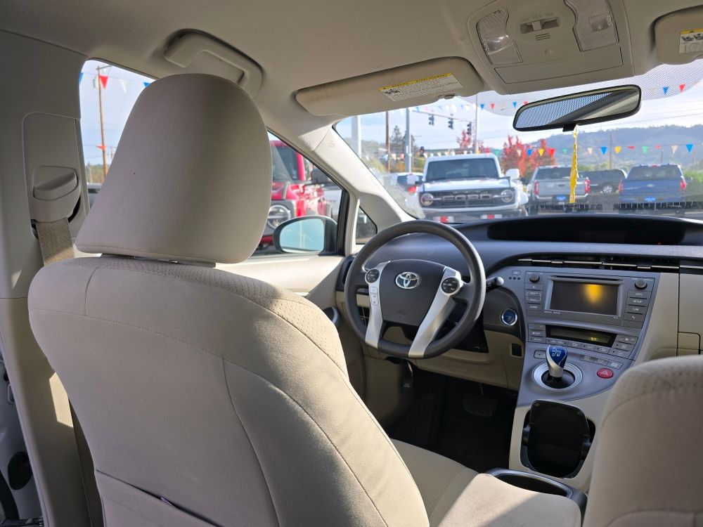 Thumbnail: 2013 Toyota Prius - 2