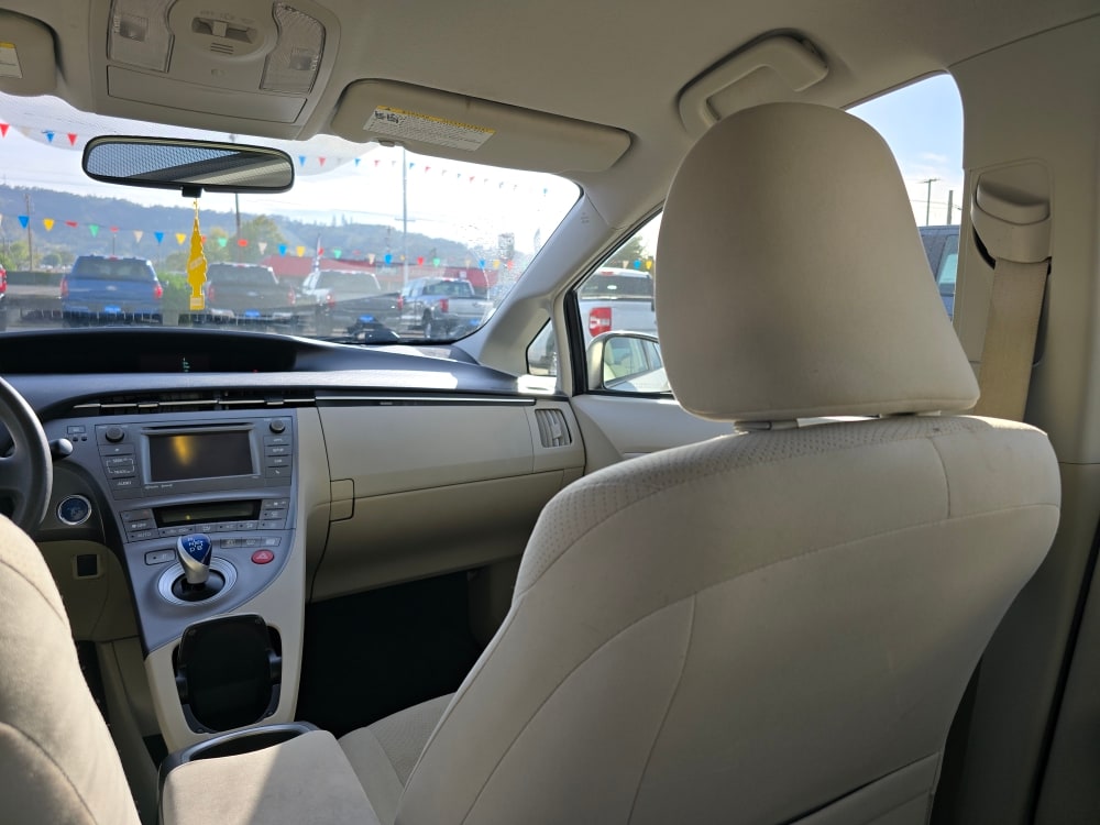 Thumbnail: 2013 Toyota Prius - 9