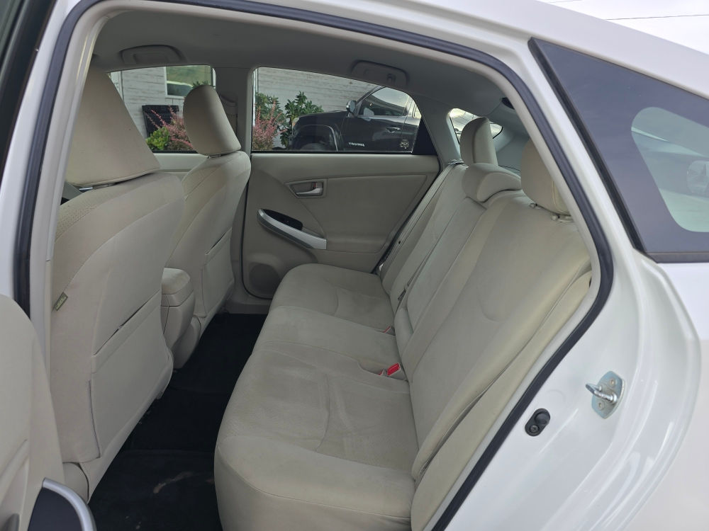 Thumbnail: 2013 Toyota Prius - 10