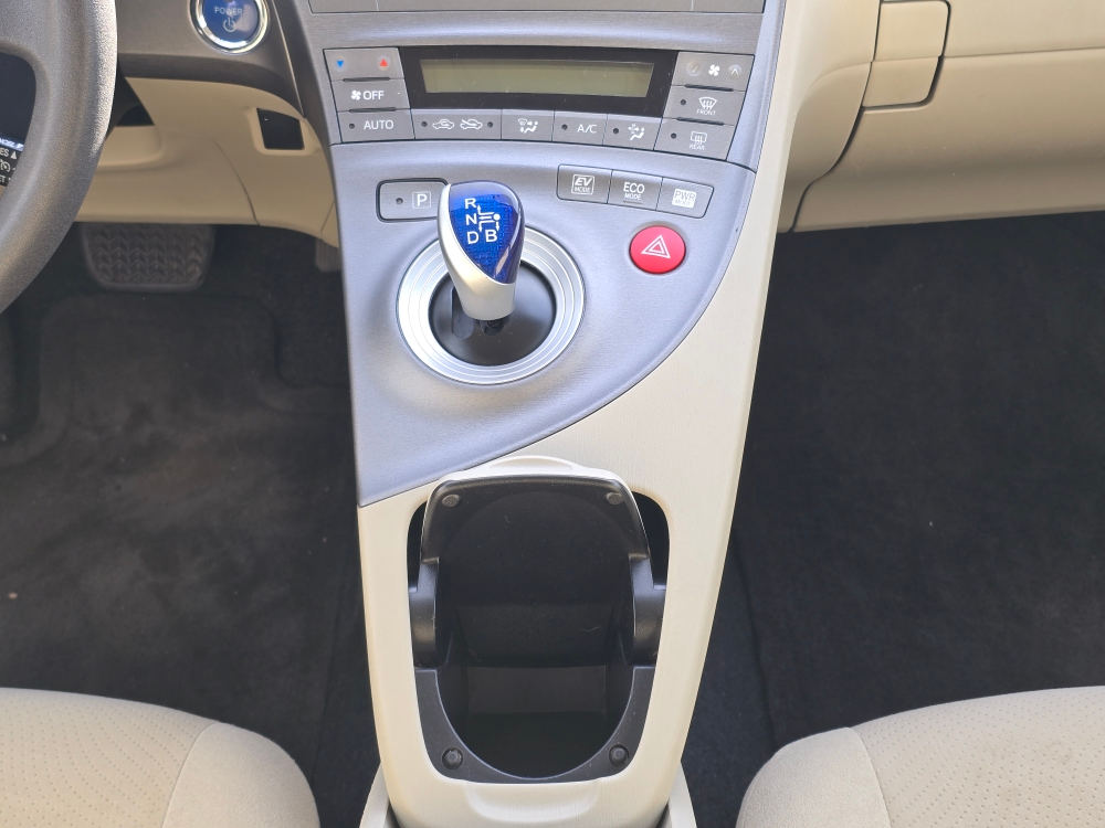 Thumbnail: 2013 Toyota Prius - 13