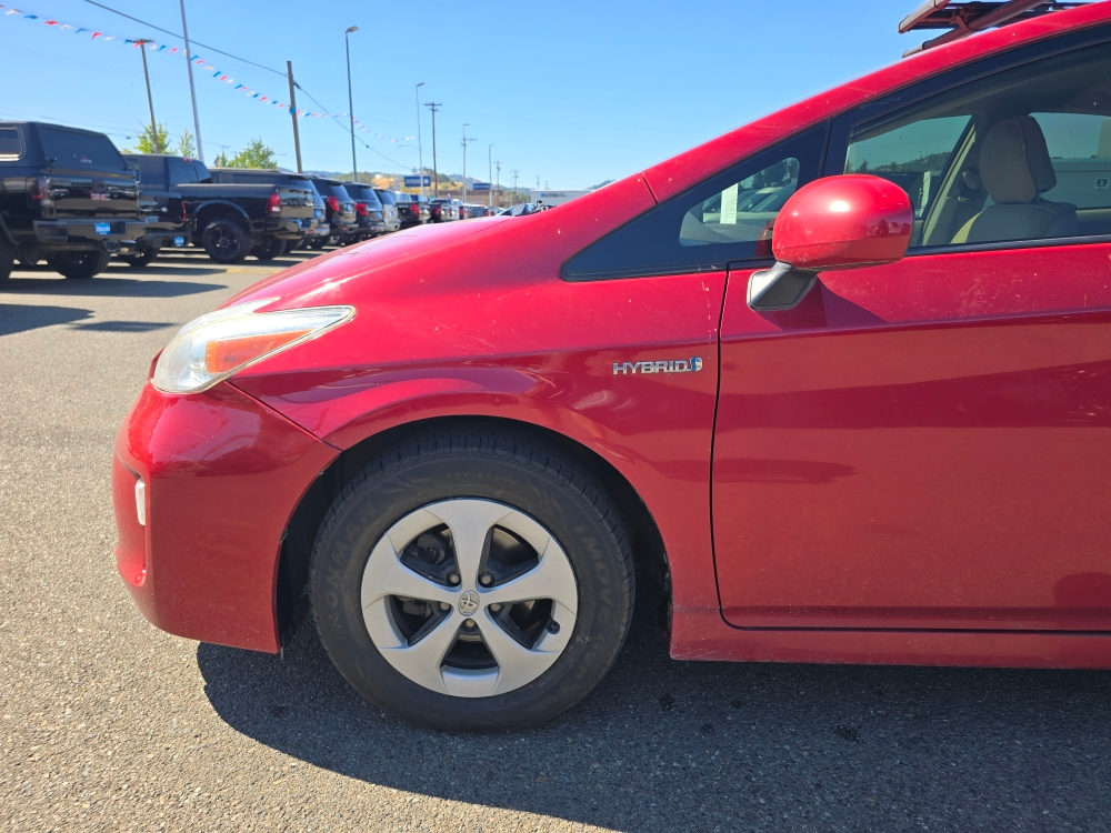 Thumbnail: 2015 Toyota Prius - 13