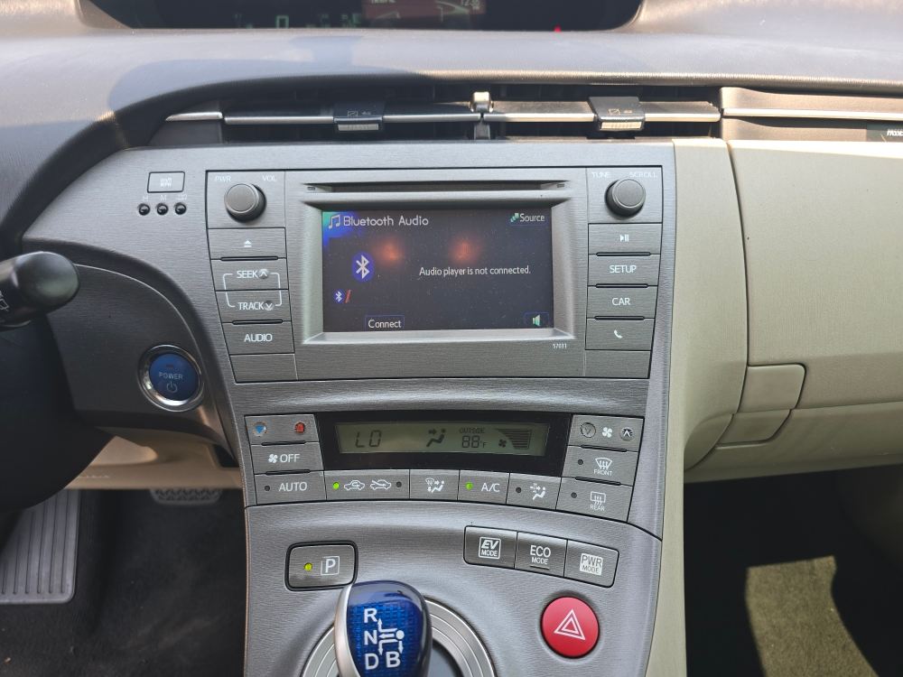 Thumbnail: 2015 Toyota Prius - 13