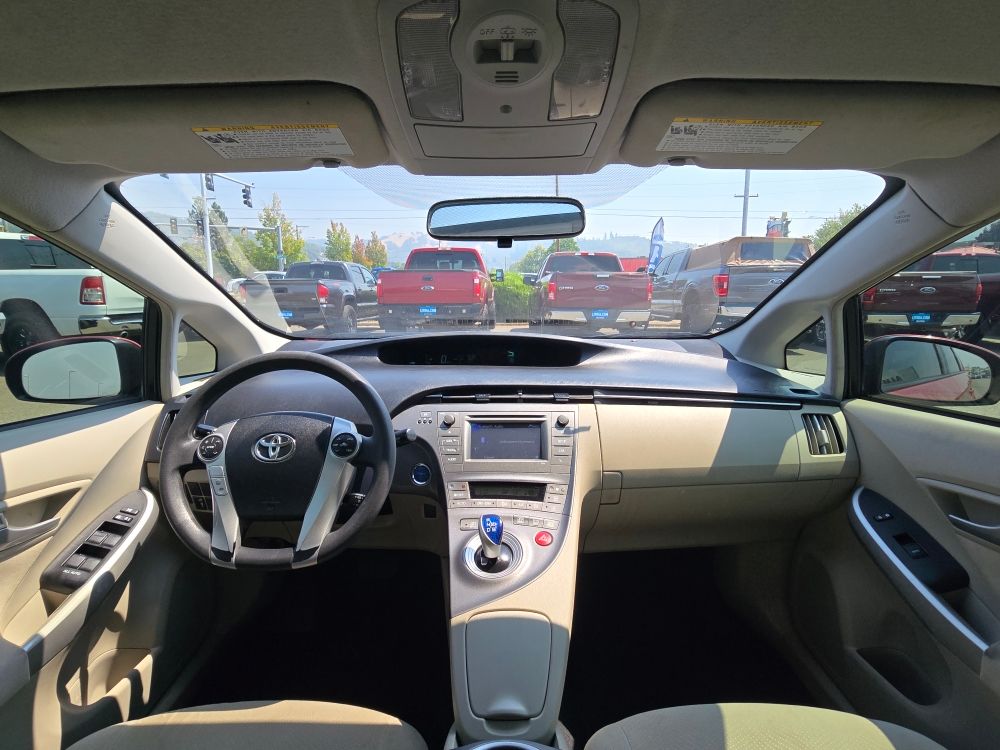 Thumbnail: 2015 Toyota Prius - 12