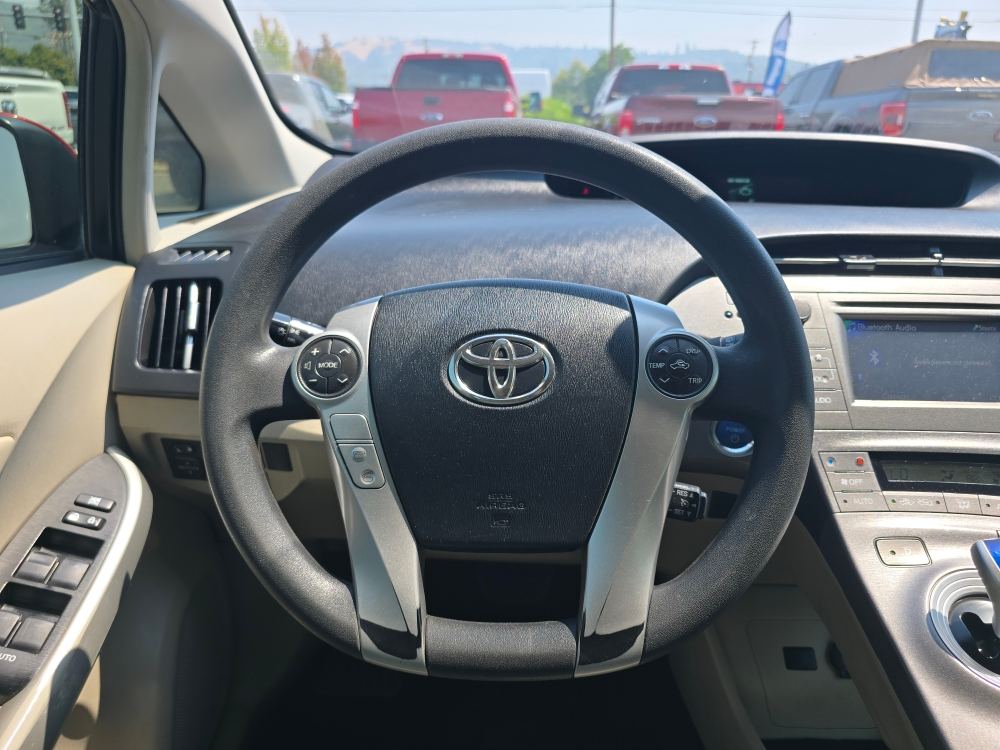 Thumbnail: 2015 Toyota Prius - 8
