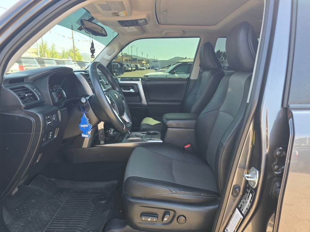 Thumbnail: 2019 Toyota 4Runner - 8