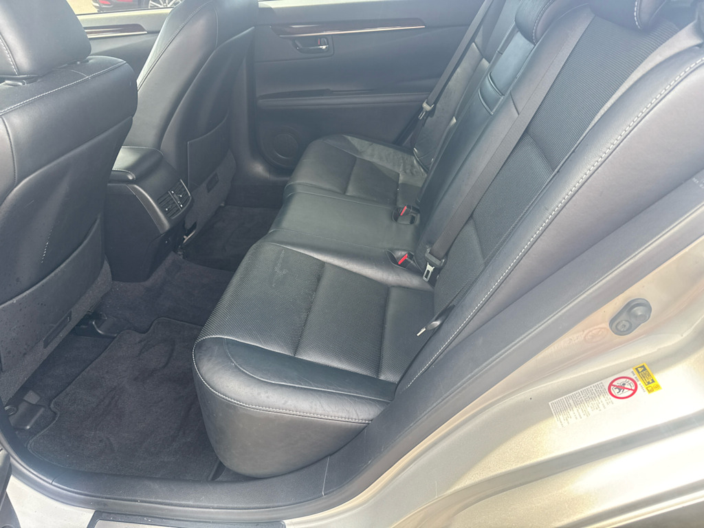 Thumbnail: 2013 Lexus ES - 7