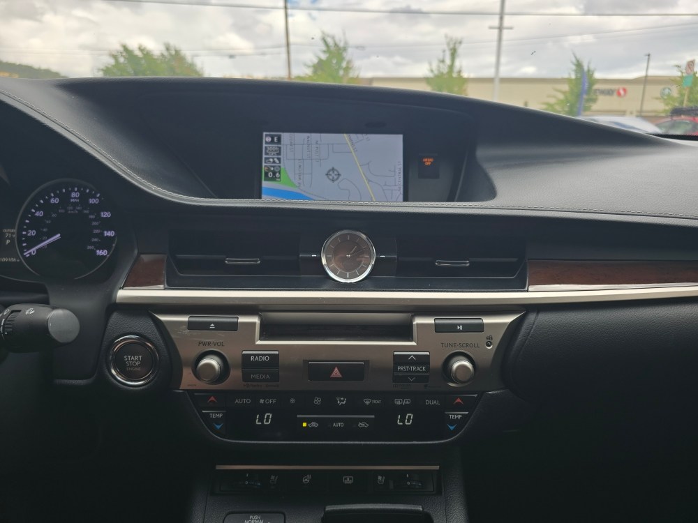 Thumbnail: 2013 Lexus ES - 12