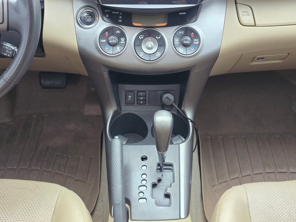 Thumbnail: 2009 Toyota RAV4 - 13