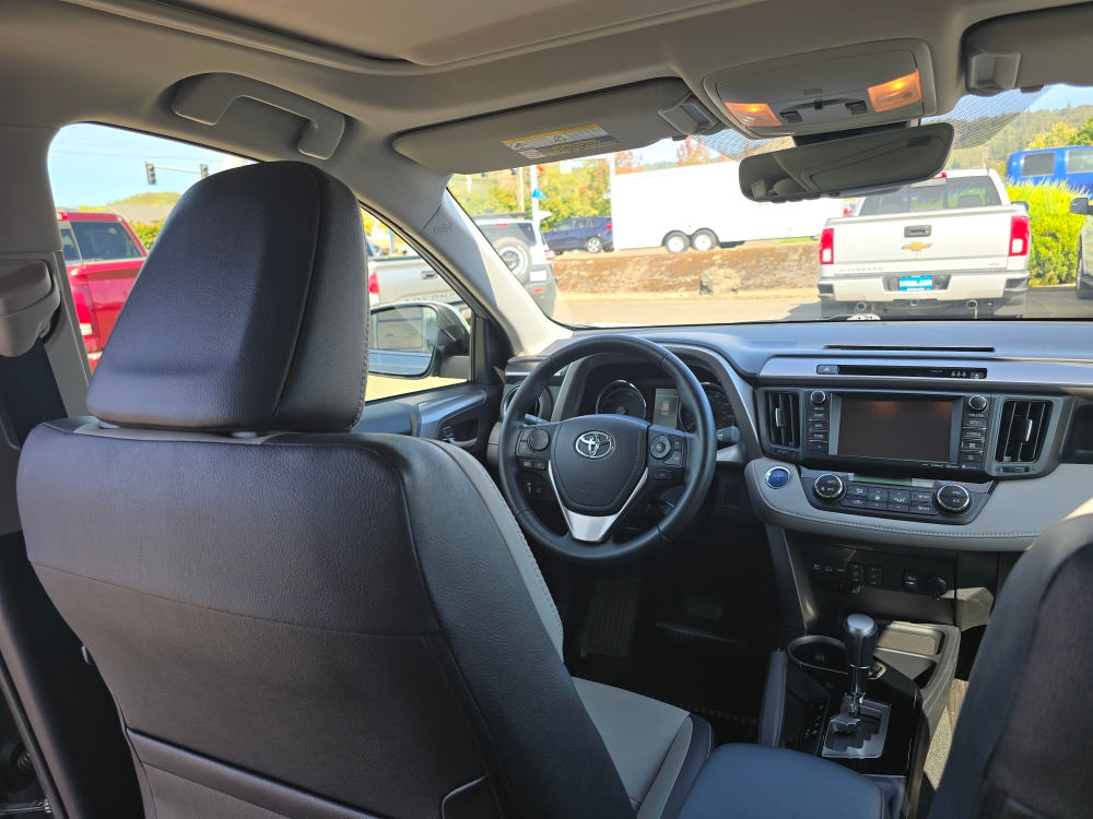 Thumbnail: 2018 Toyota RAV4 - 2