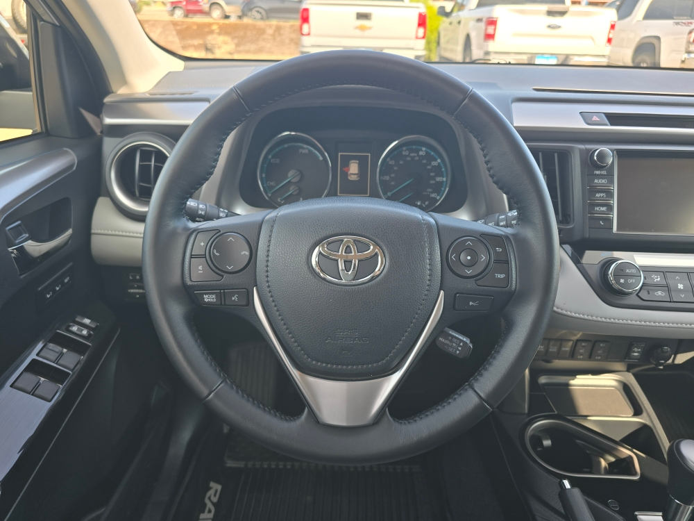 Thumbnail: 2018 Toyota RAV4 - 10