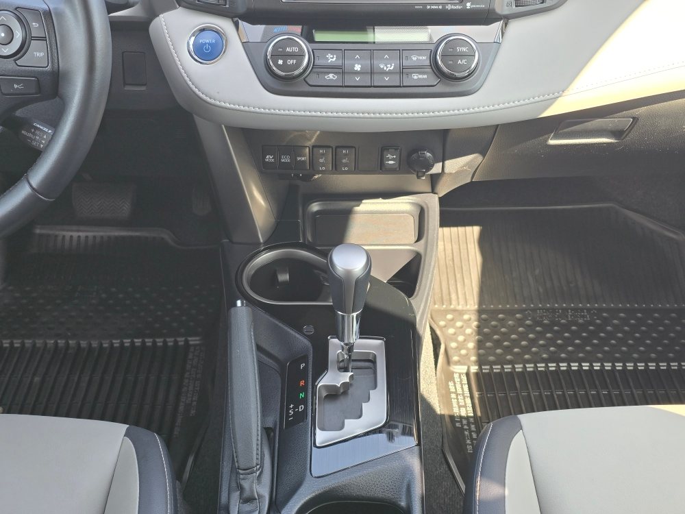 Thumbnail: 2018 Toyota RAV4 - 12
